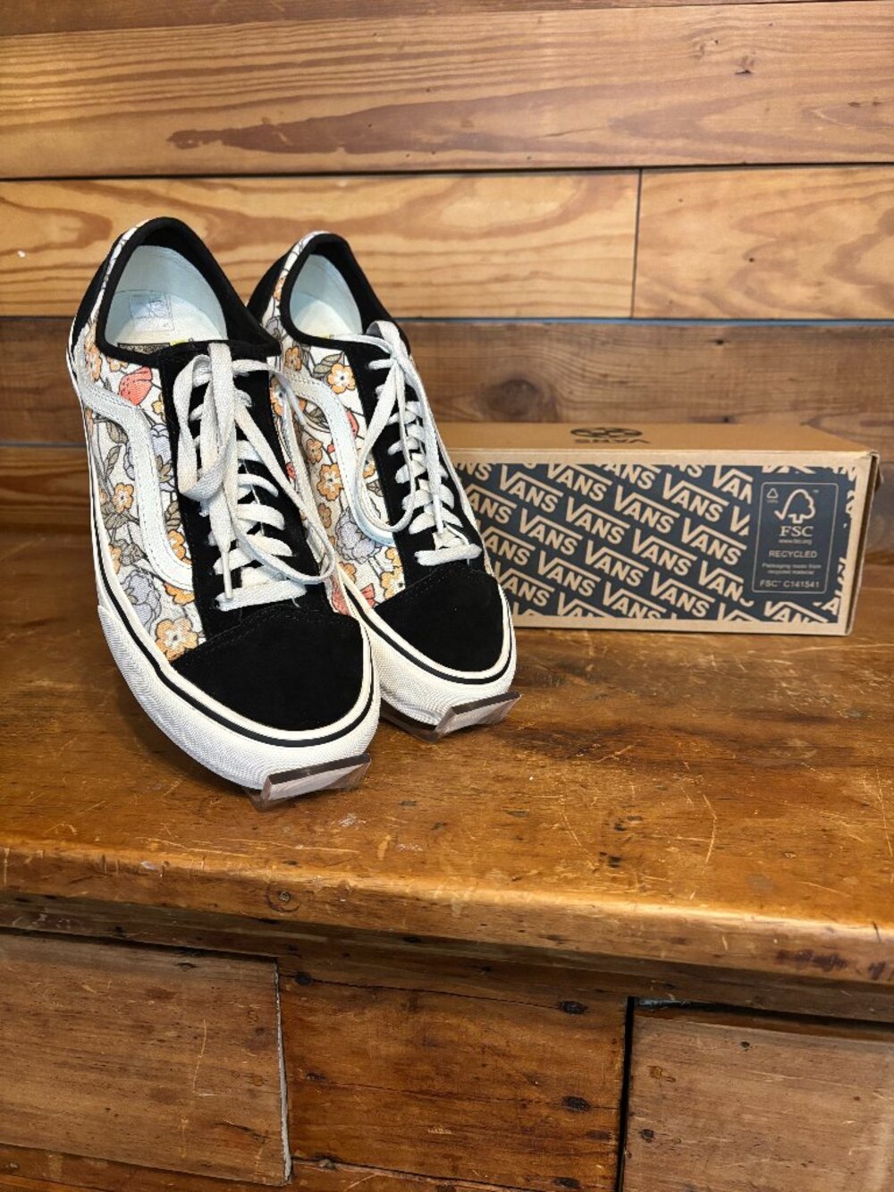 VANS 36 Decon VR3 "Off the Wall" Sneakers
